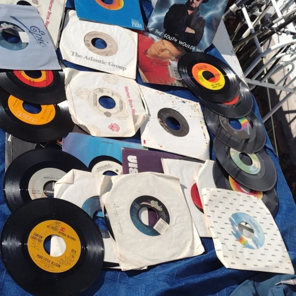 25 Records(45's) Country from the 70's